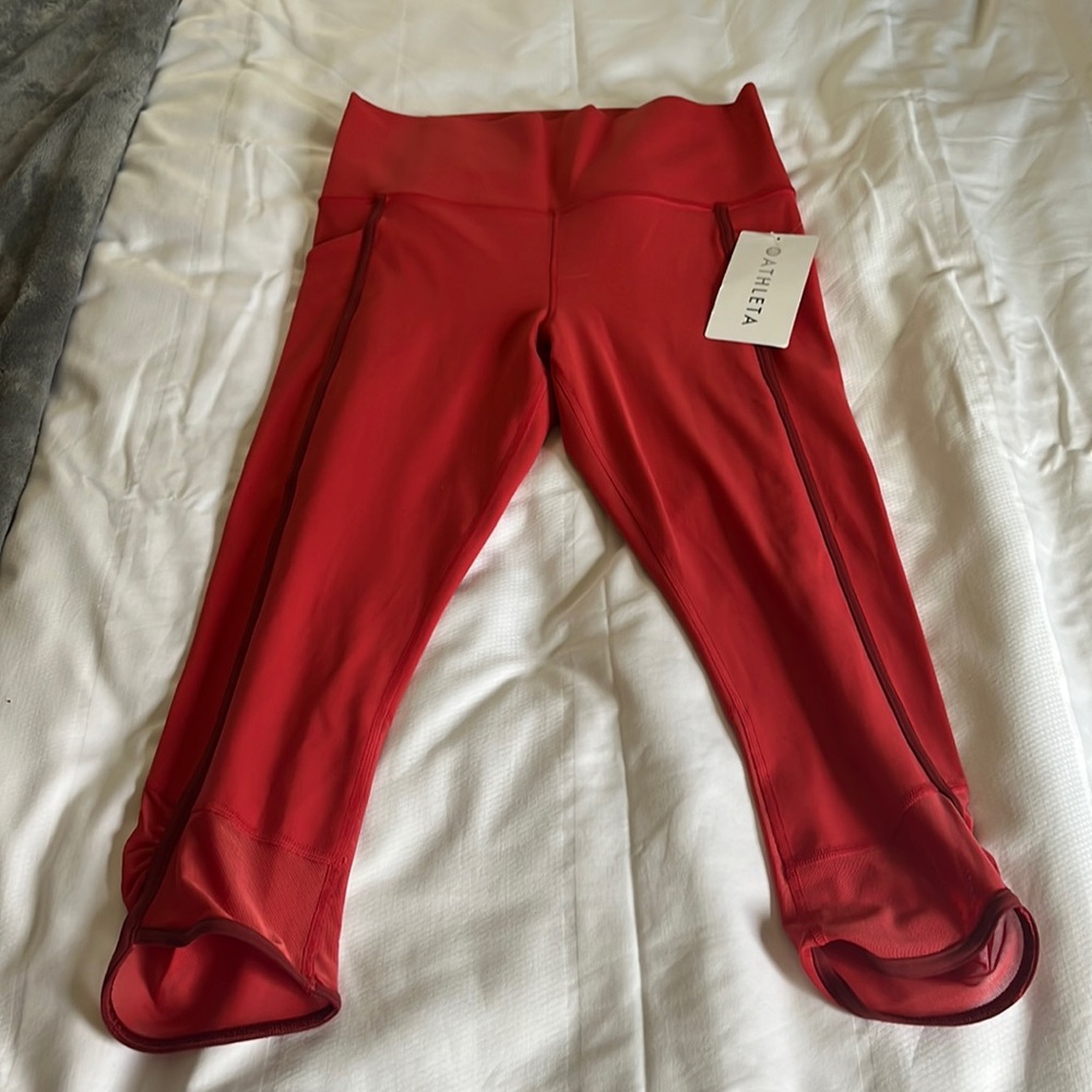 Athleta salutation stash pocket capri